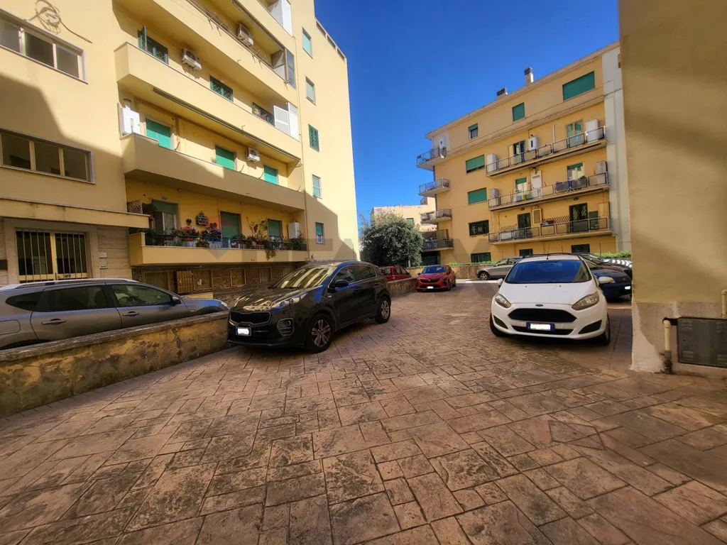 Välivaade - Second Floor Flat with Balcony in Anzio Centre