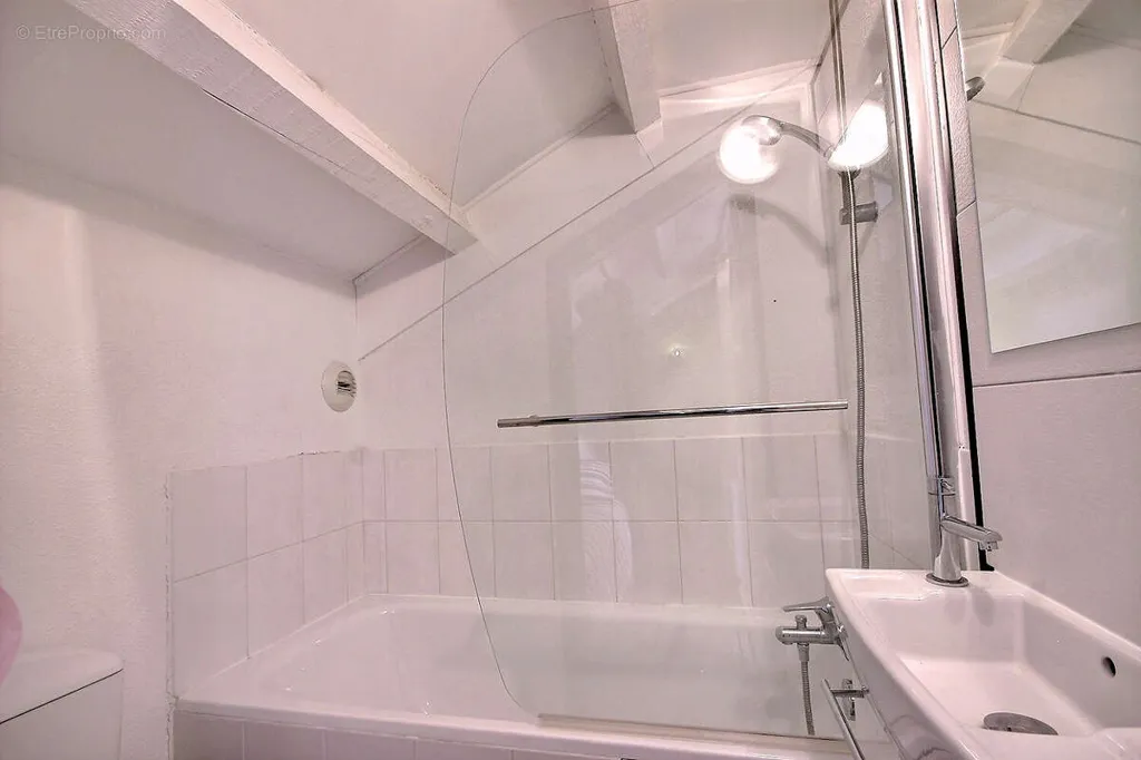 Salles de bain - Duplex Rénové avec Balcon à Bourg-Saint-Maurice