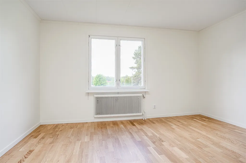 Toad - 2-Storey Villa with Workshop in 795000 SEK
