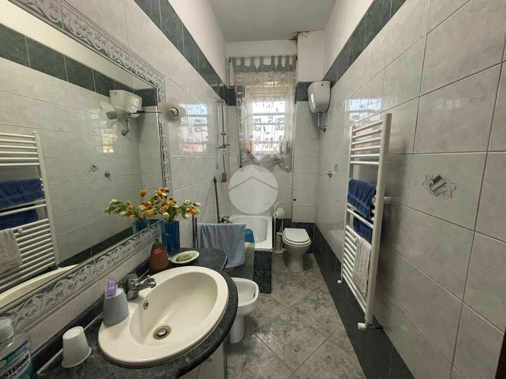 Salles de bain - 3-Bedroom Apartment with Balcony in Naples