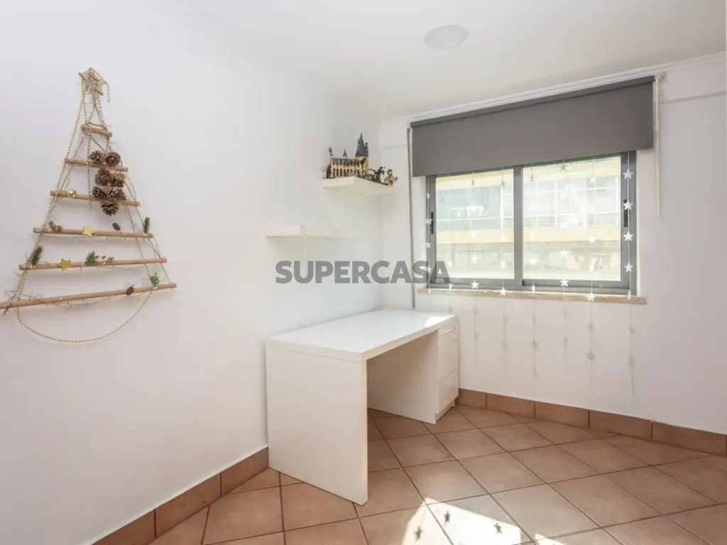 Kabinet - Open-Plan Apartment with River View in Almada