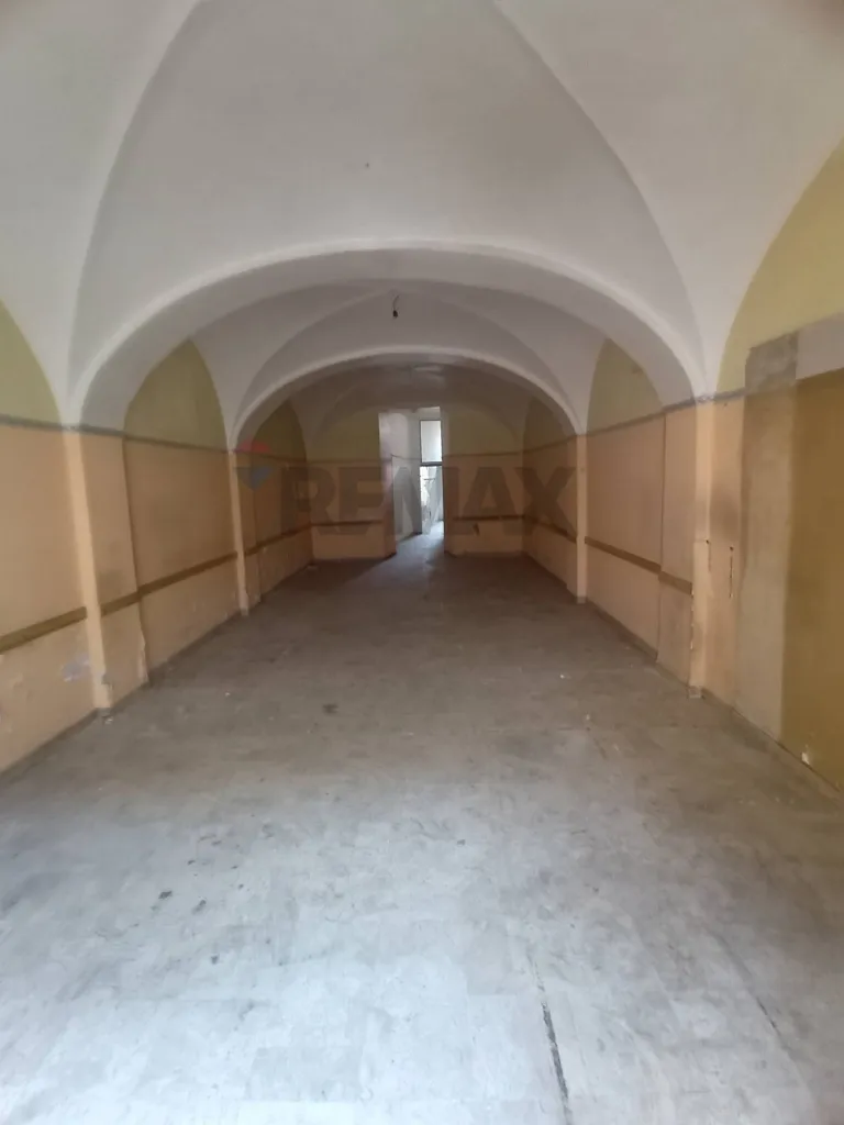 Esik - Commercial Space with Private Garden in Campobasso