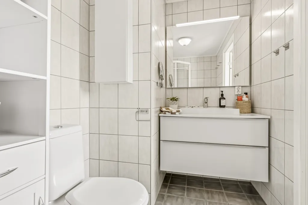 Salles de bain - 3-Bedroom Apartment with Balconies in Bodø