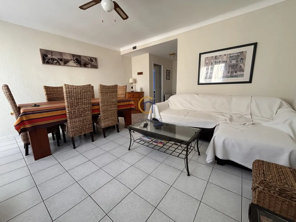 Séjour - Appartement 4 Pièces avec Balcons à Canet-en-Roussillon