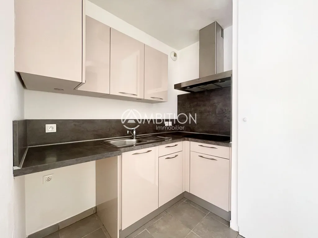 Köök - 2-Bed Apartment with Terrace in Roquebrune-sur-Argens