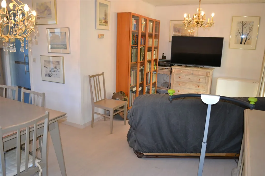 Salle à manger - Bungalow avec Jardin ensoleillé à Relegem