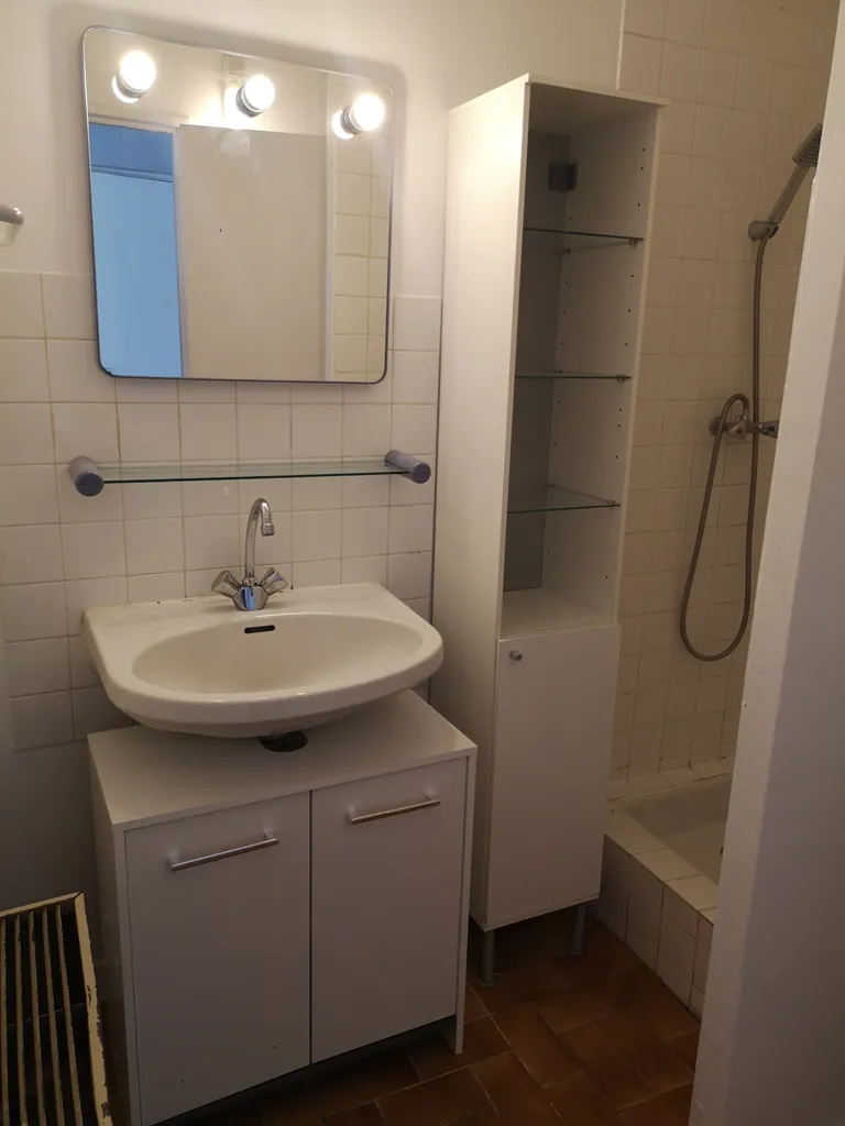 Salles de bain - Studio avec Parking Rue Viardot à Dijon