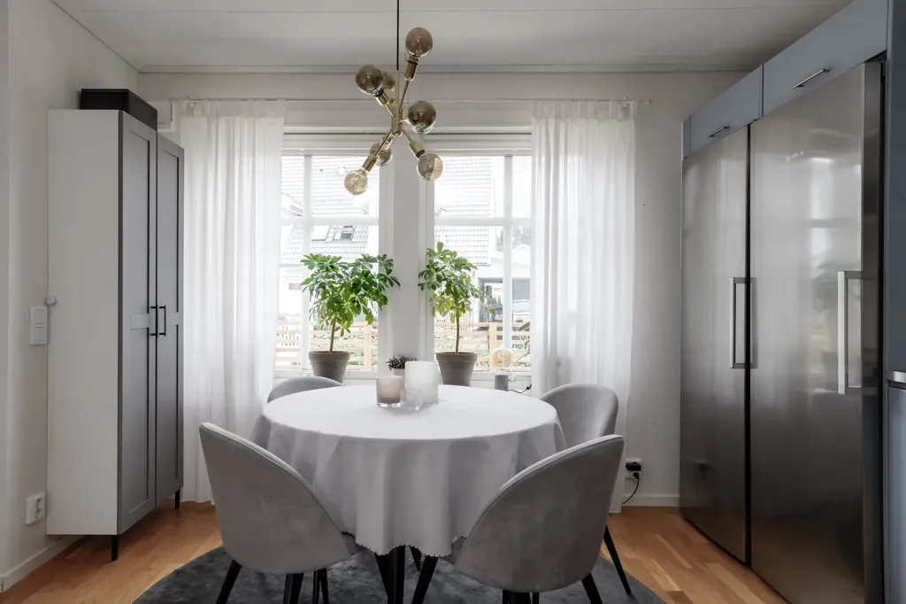 Salle à manger - Modern Apartment with Balcony in Ekeby-Almby