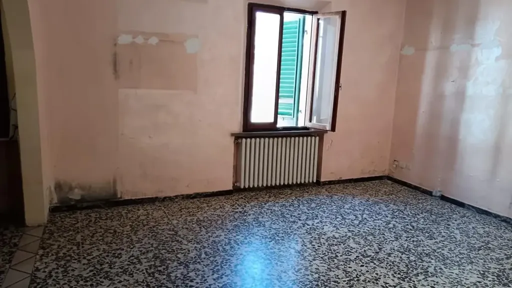 Pièces - Quadrilocale with Terrace in Certaldo Centre