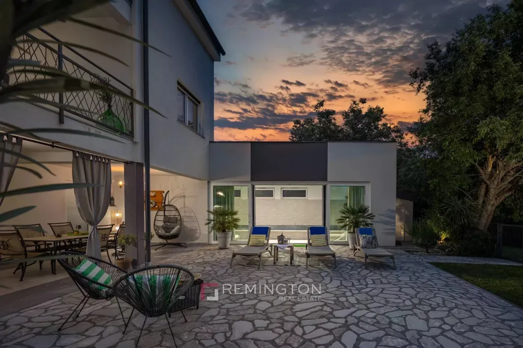 Terrasse - House with Heated Pool in Kvarner