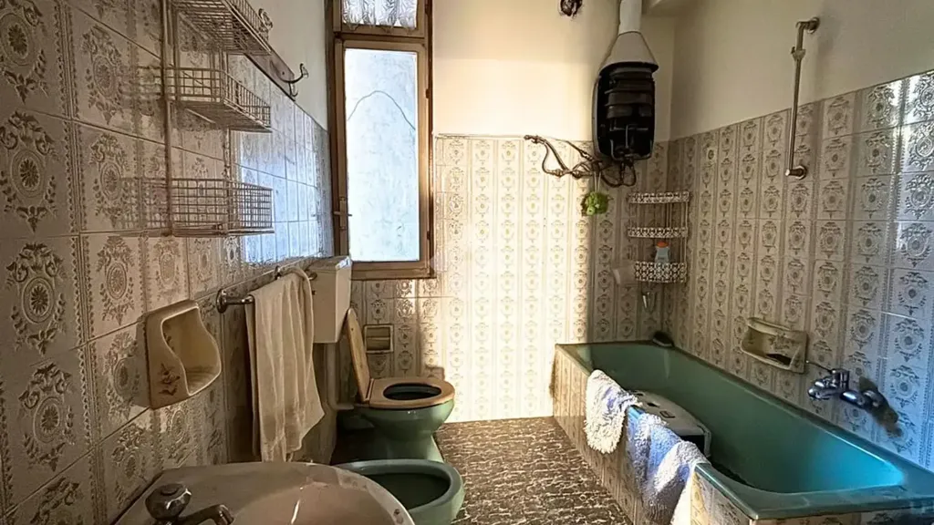 Vannitoad - Quadrilocale with Balcony in Ceto's Historic Centre