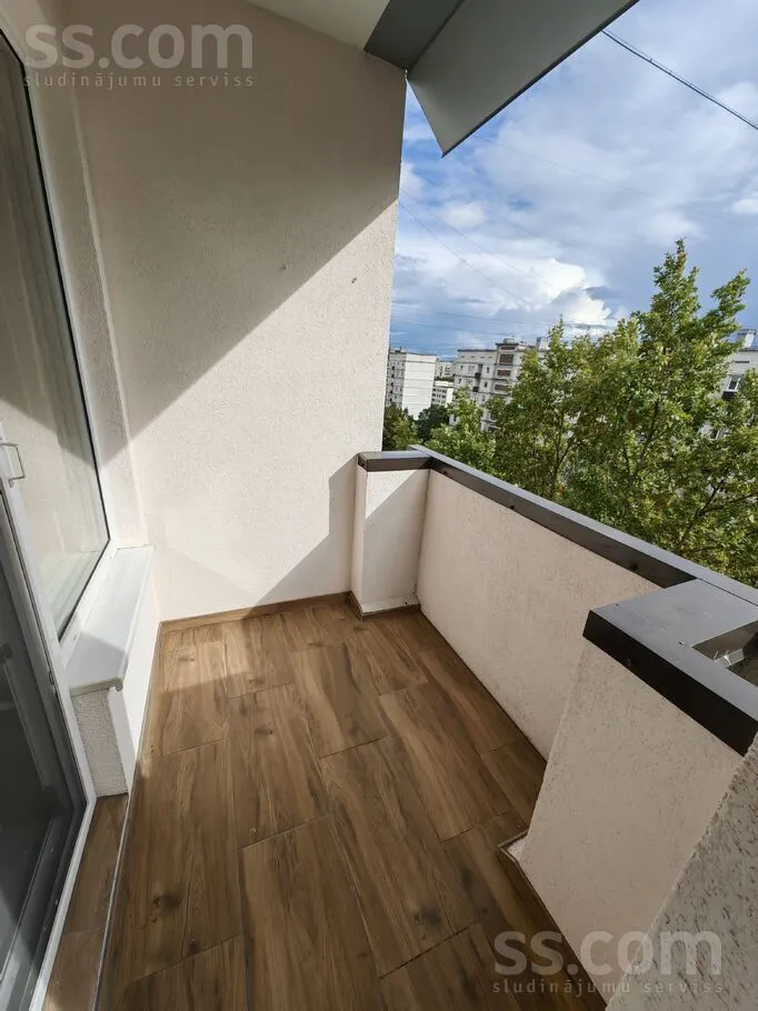 Rõdu - Modern Apartment with Balcony in Zolitūde, Riga