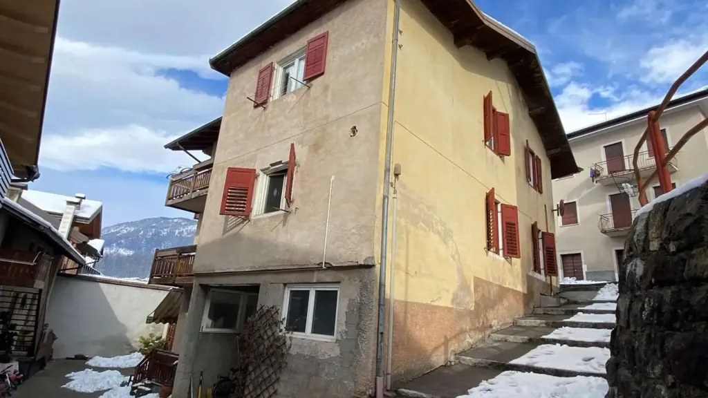 Esterno - House Portion with Potential in Tomaselli, Castel Ivano