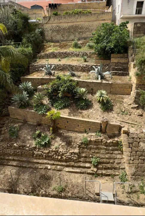 Garden - Office Space with Garden in Agrigento Centre