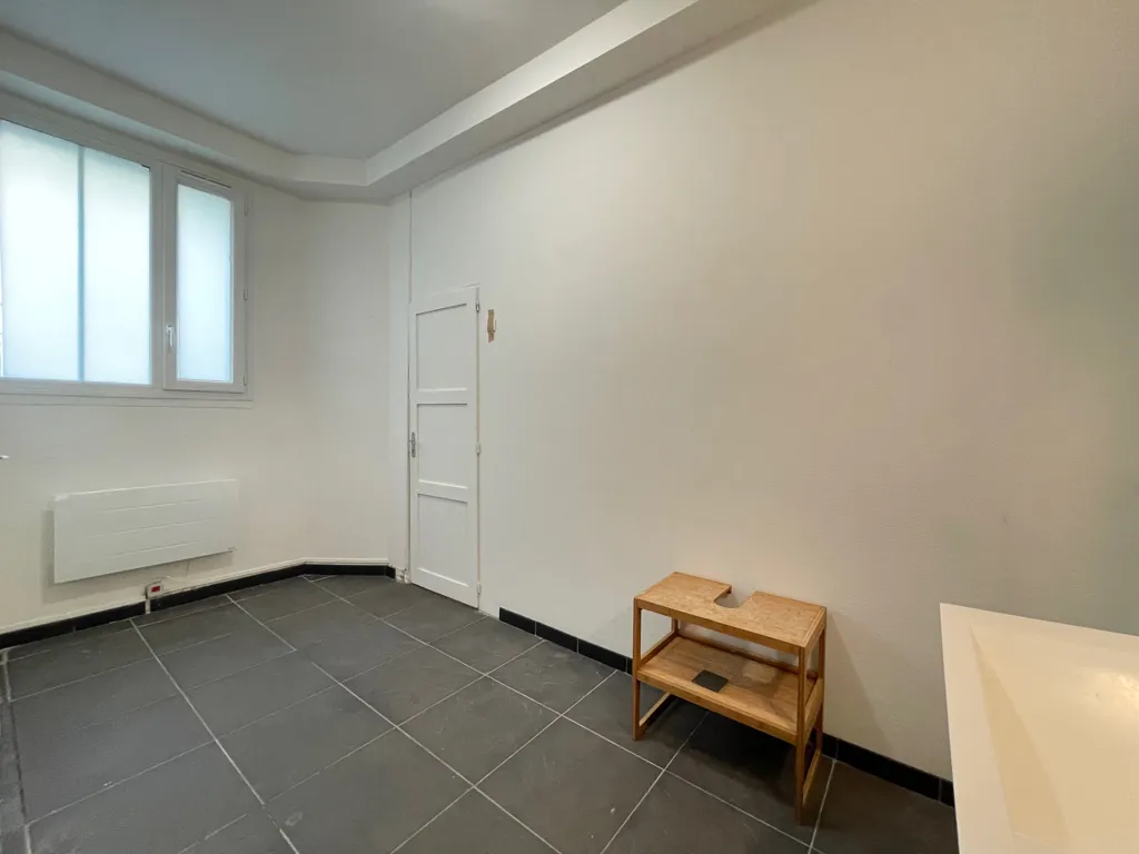 Bagni - 2/3-Piece Parisian Flat with High Ceilings