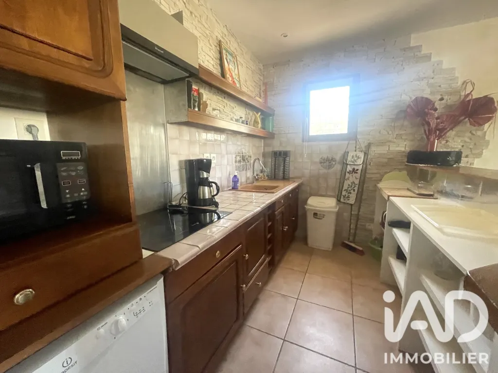 Cuisine - Maison Traditionnelle avec Piscine à Cuxac-d'Aude