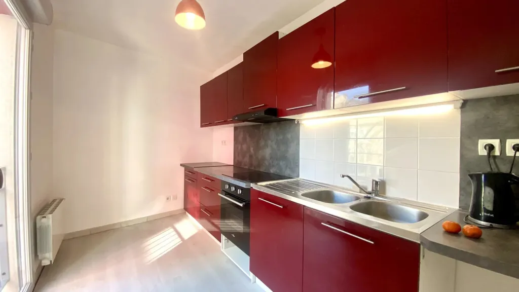 Kitchen - Type 3 Flat with Balcony in Lyon 9ème
