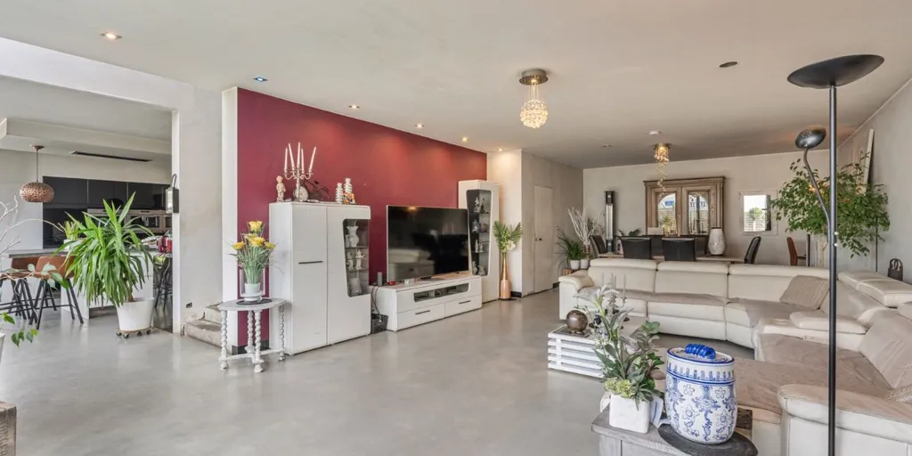 Séjour - Bâtiment Commercial avec Jardin près de Hasselt