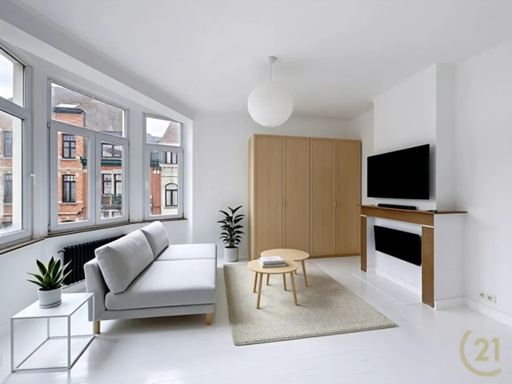 Elutuba - Bright Studio in Quiet Forest Quarter