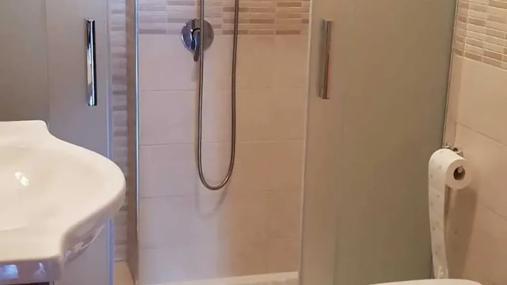 Salles de bain - Trilocale with Terrace in Viareggio