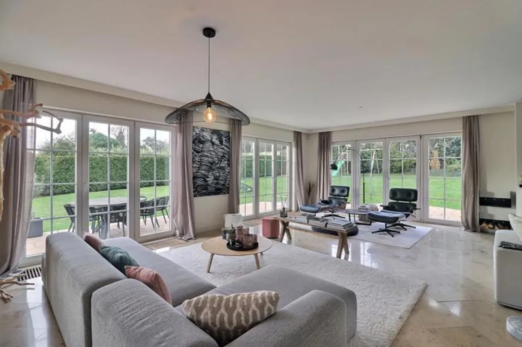 Séjour - Villa Spacieuse avec Terrasse à Waterloo