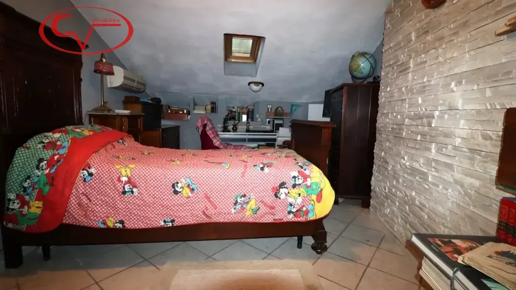 Bedrooms - Terraced Villa with Garden in Montevarchi