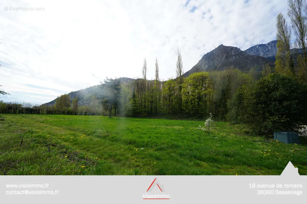 Garden - 4-room land in Noyarey