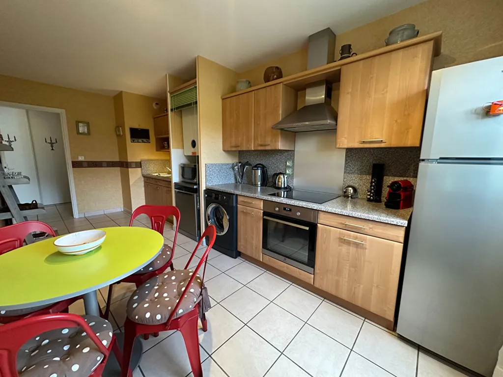 Cucina - Meublé T3 with Terrace in Talant