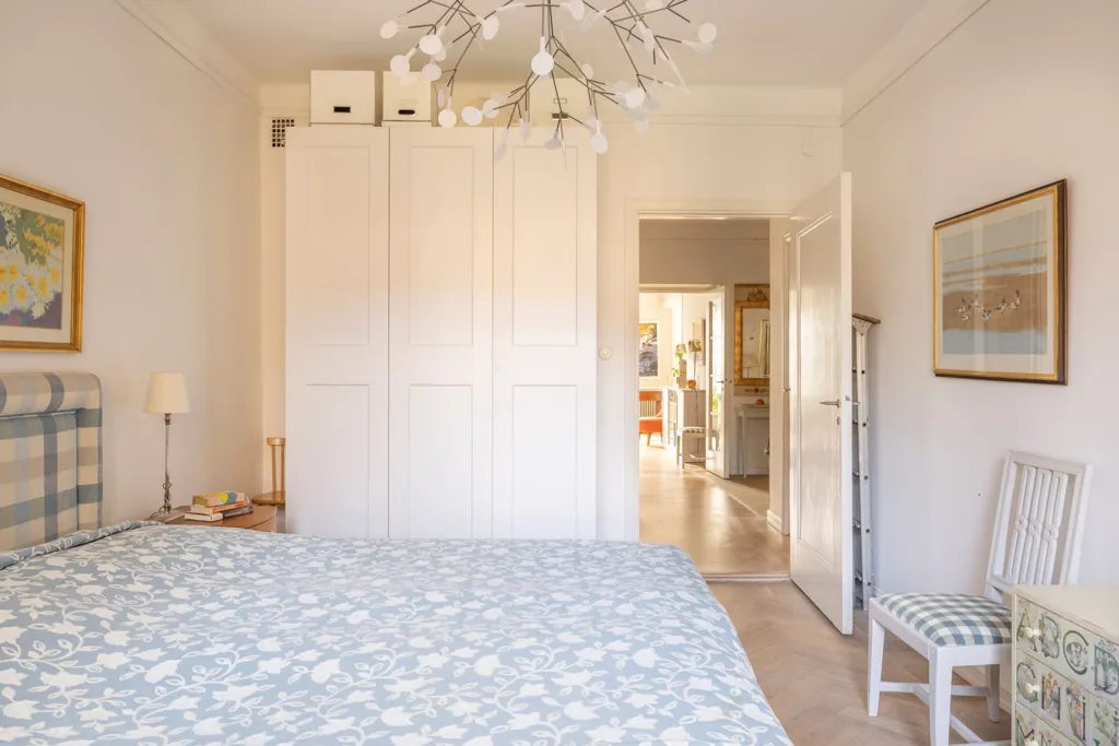 Magamistoad - Charming 2.5-Bedroom Flat with Balcony in Södermalm