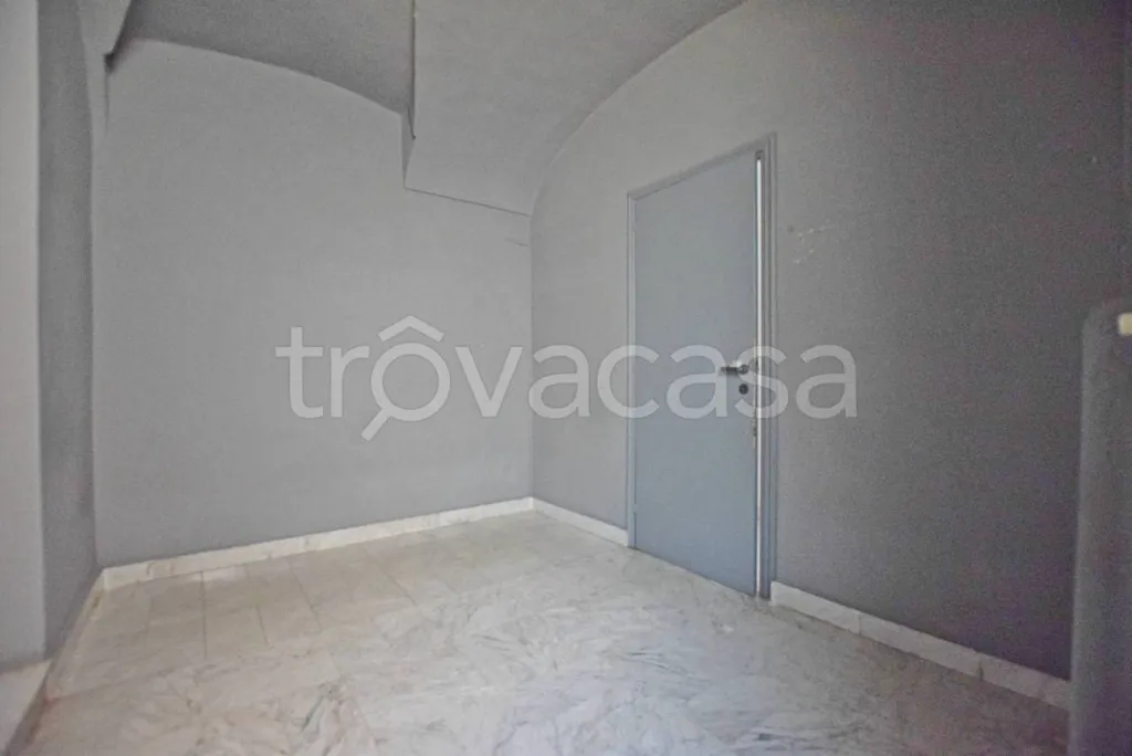 Pièces - Commercial Property with Balcony in Mondovì