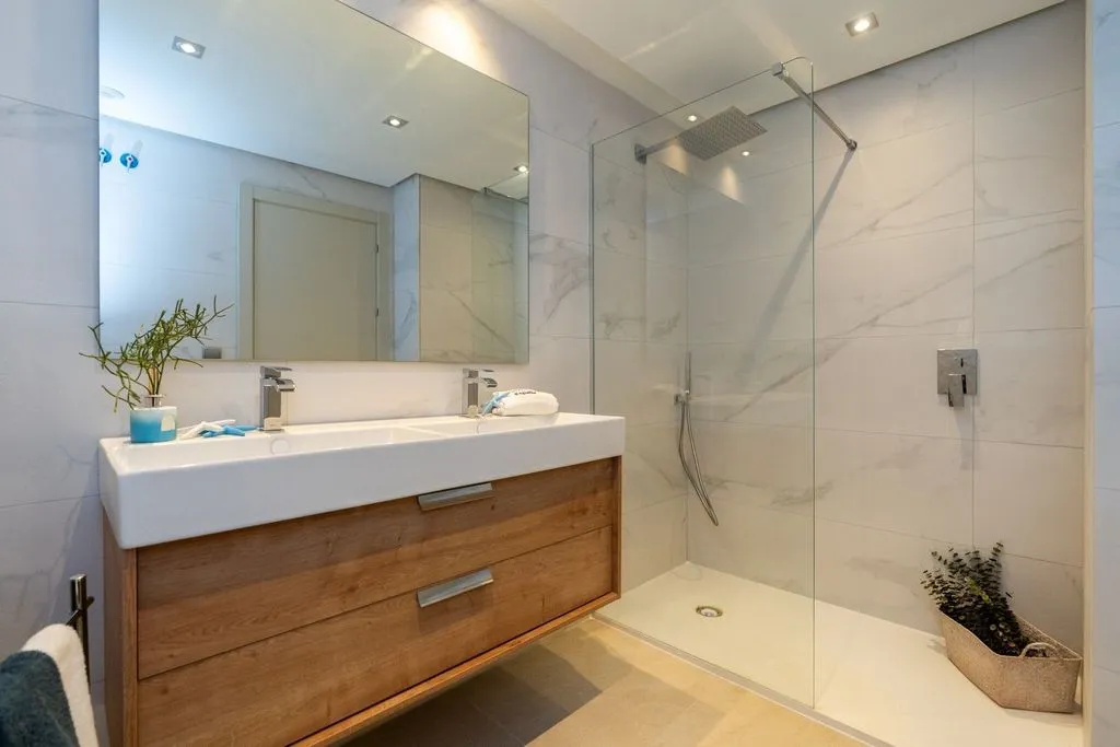 Salles de bain - Luxury Penthouse with Pool in Mijas