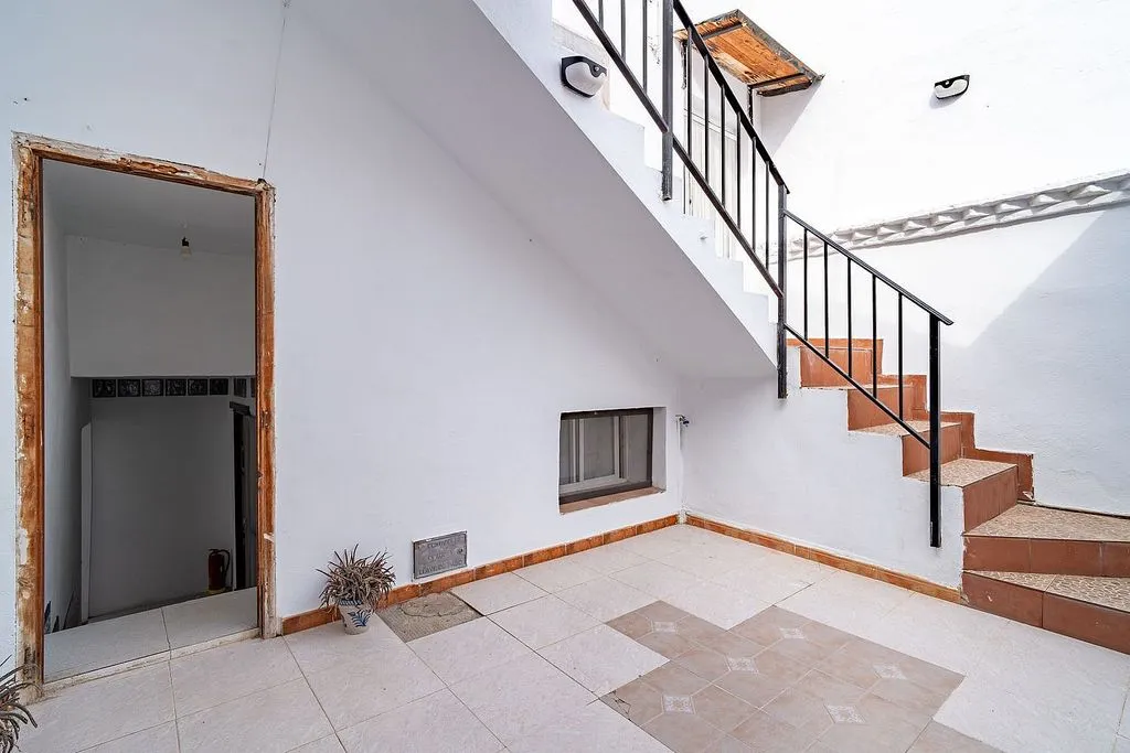 Toad - Semi-detached House with Terrace in Órgiva