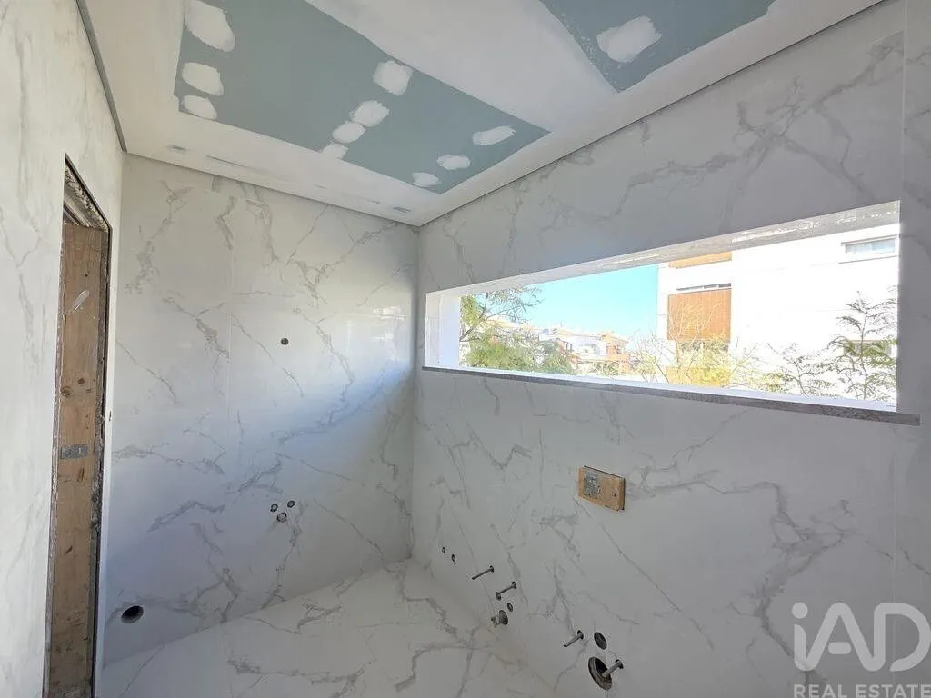 Salles de bain - 3-Bedroom Flat with Balcony in Portimão