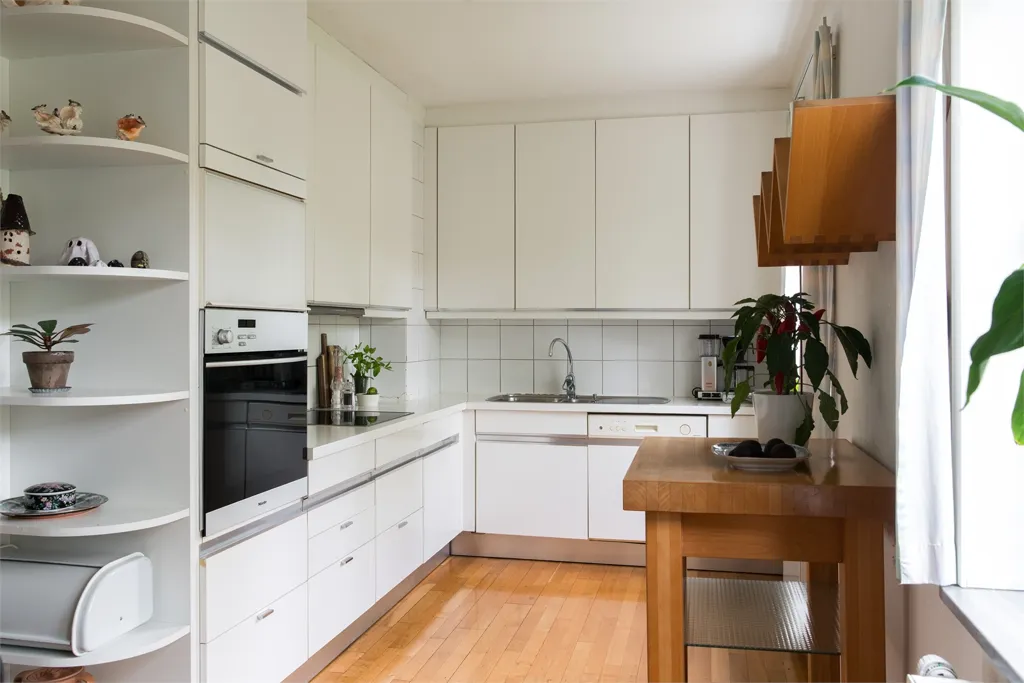Köök - Five-Room Apartment with Balcony in Malmö