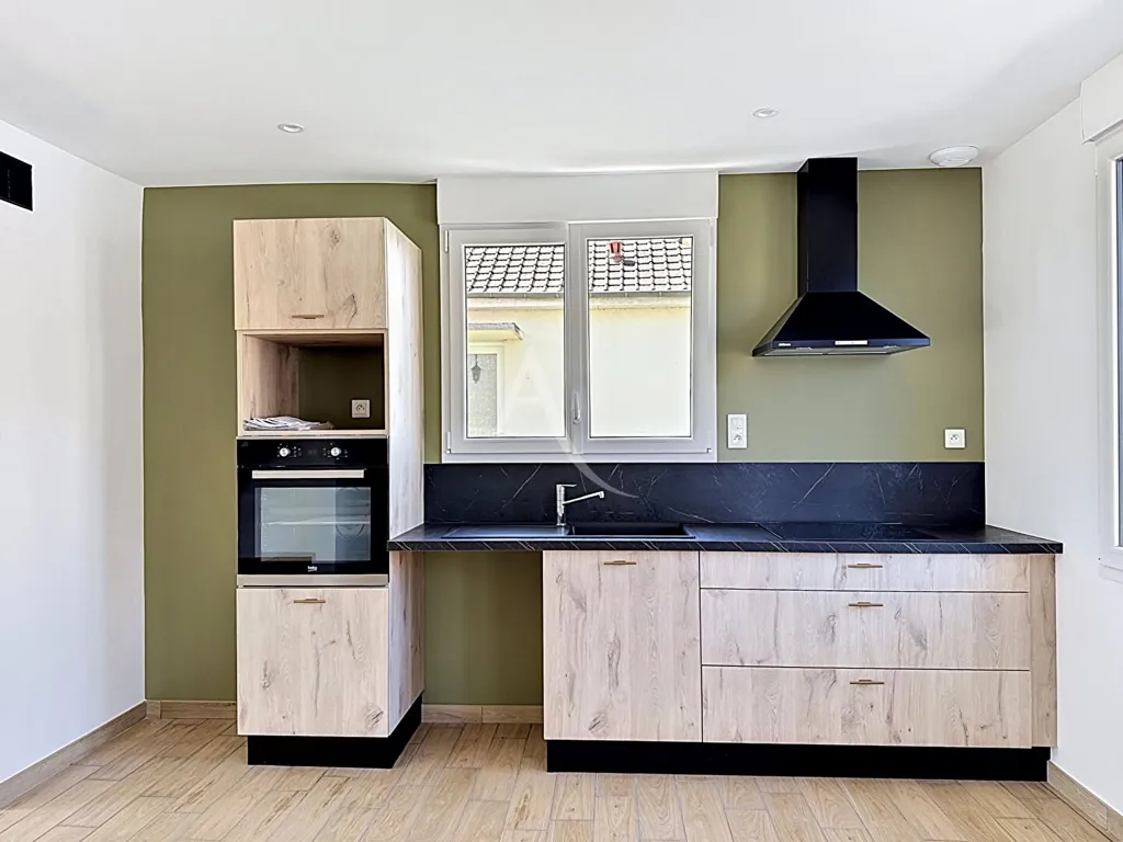 Köök - Fully Renovated House with Garden in Mayenne