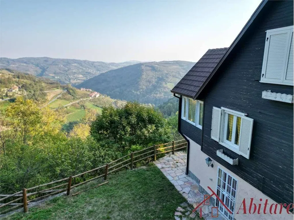 Extérieur - Villa with Garden and Open Views in Borgomale