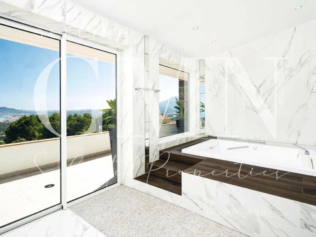 Bathrooms - Luxury Villa with Sea View in Altea