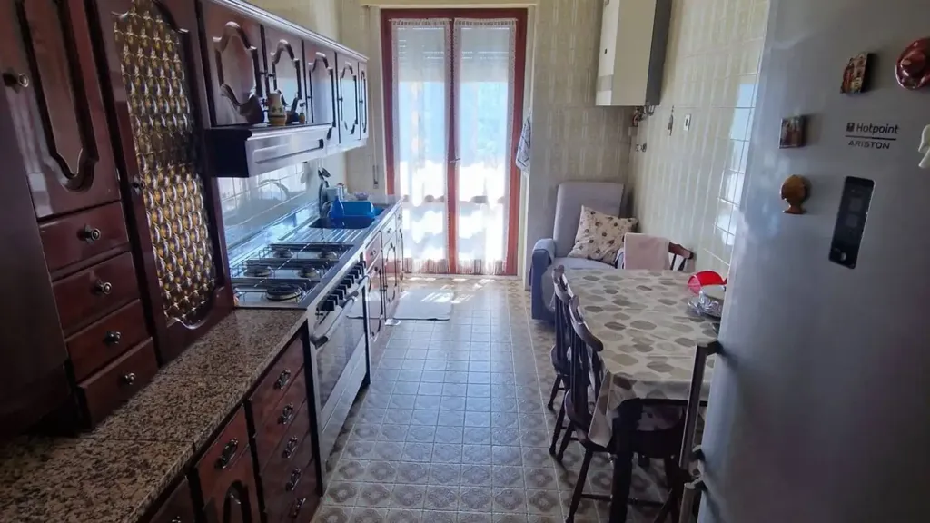 Köök - Three-Bedroom Apartment with Balcony in Avellino