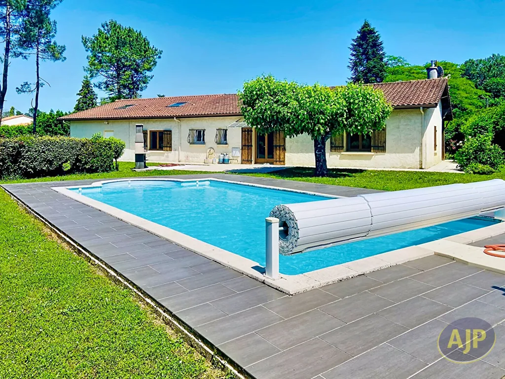Piscina - House with Pool in Lesparre-Médoc