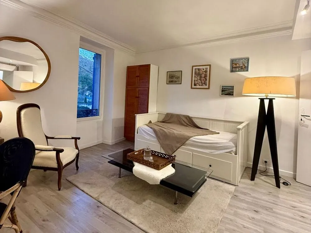 Bedrooms - Studio with Parking in Villecroze