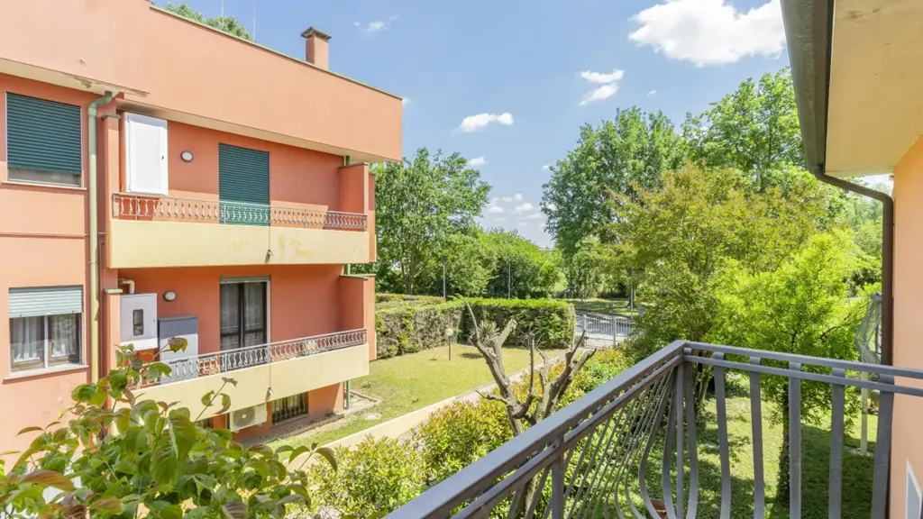 Rõdu - Villa with Private Garden in Due Carrare