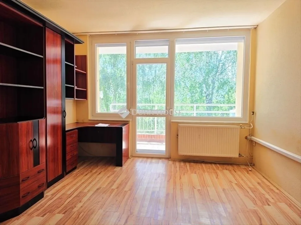 Studio - Spacious Brick Flat with Balcony in Pécs