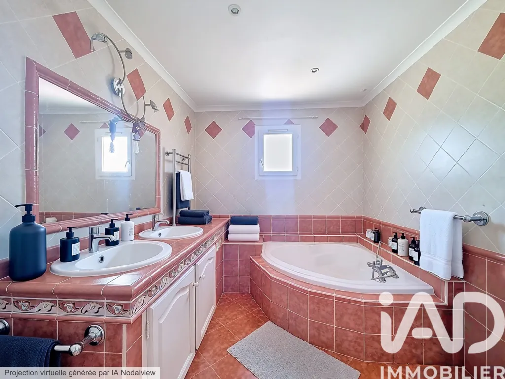 Vannitoad - Traditional House with Garden in Nîmes