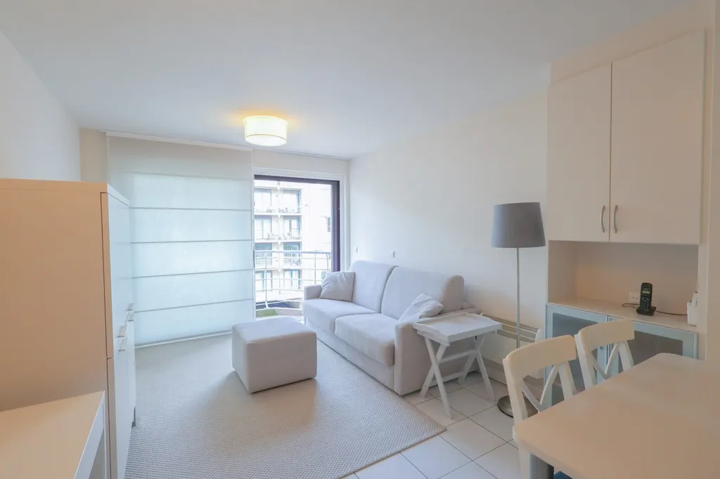 Séjour - Studio Meublé avec Terrasse à Oostduinkerke