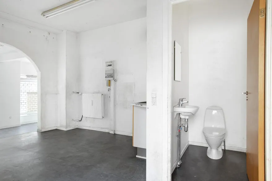 Bagni - Corner Retail Unit on Nørre Allé, Aarhus