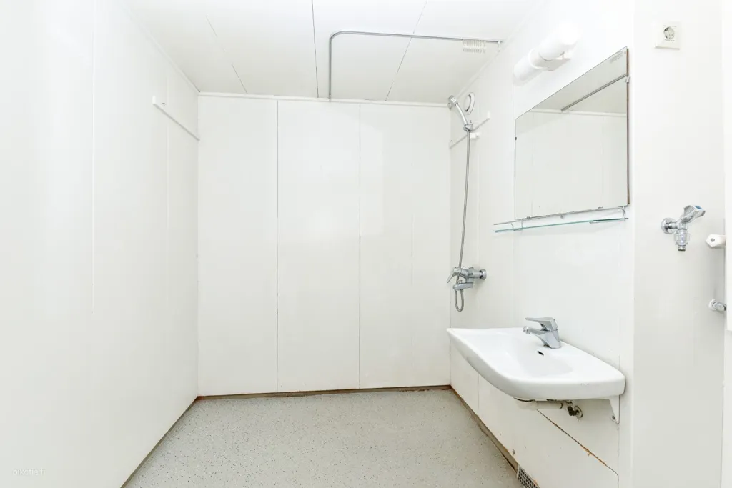 Vannitoad - Top-Floor Flat with Balcony in Mikkola
