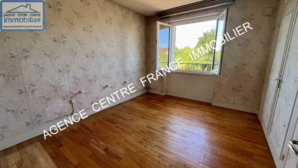 Pièces - Maison avec Jardin et Garage à Trouy Nord