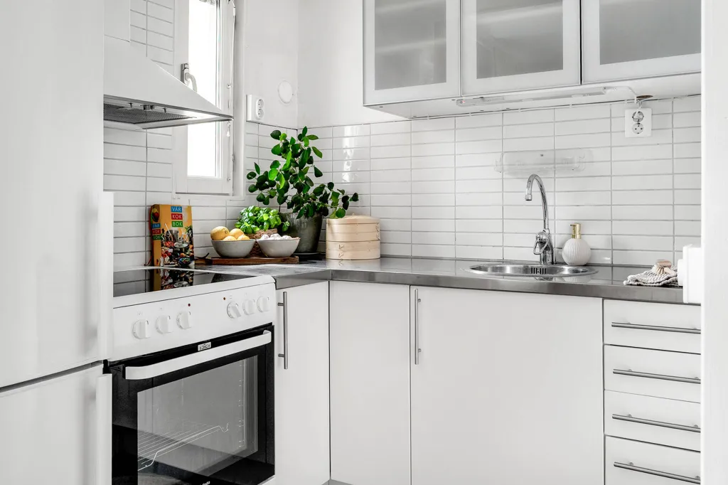 Cuisine - Modern 1st Floor Flat with Balcony in Uppsala