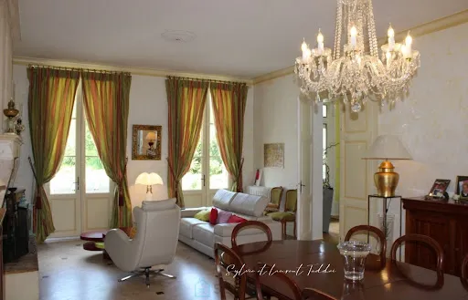 Dining Room - Luxury Manor with Pool in Bordeaux Region
