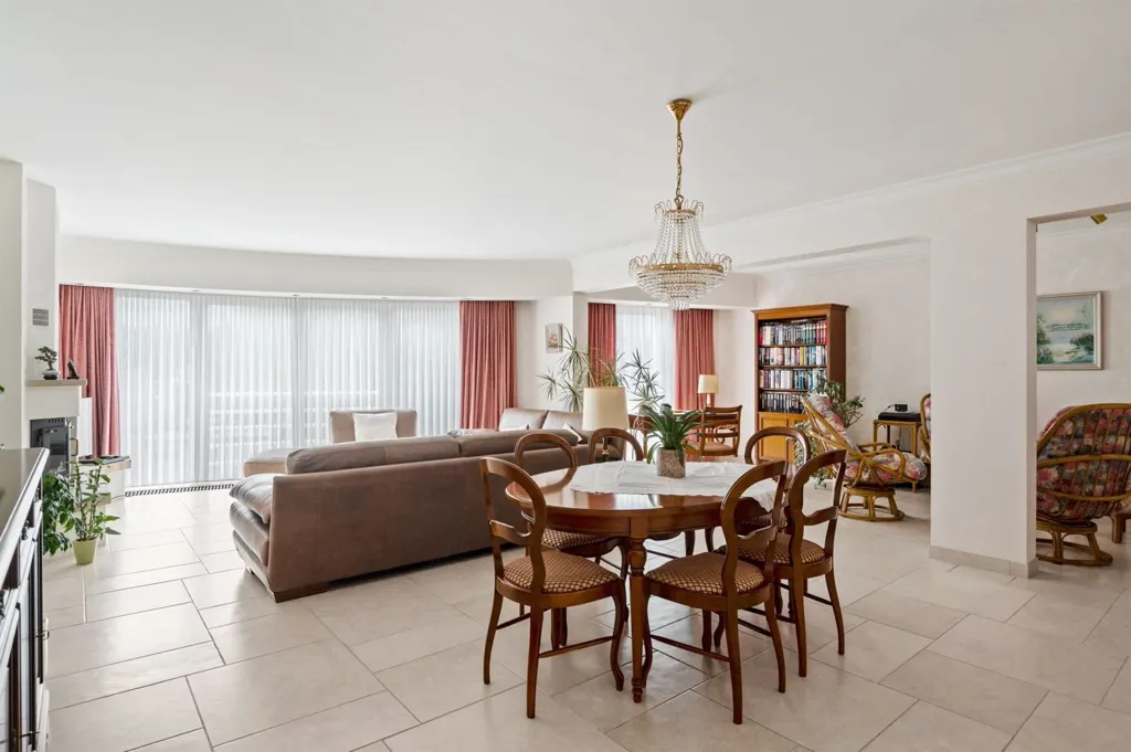 Salle à manger - Appartement Spacieux avec Terrasse à Deurne